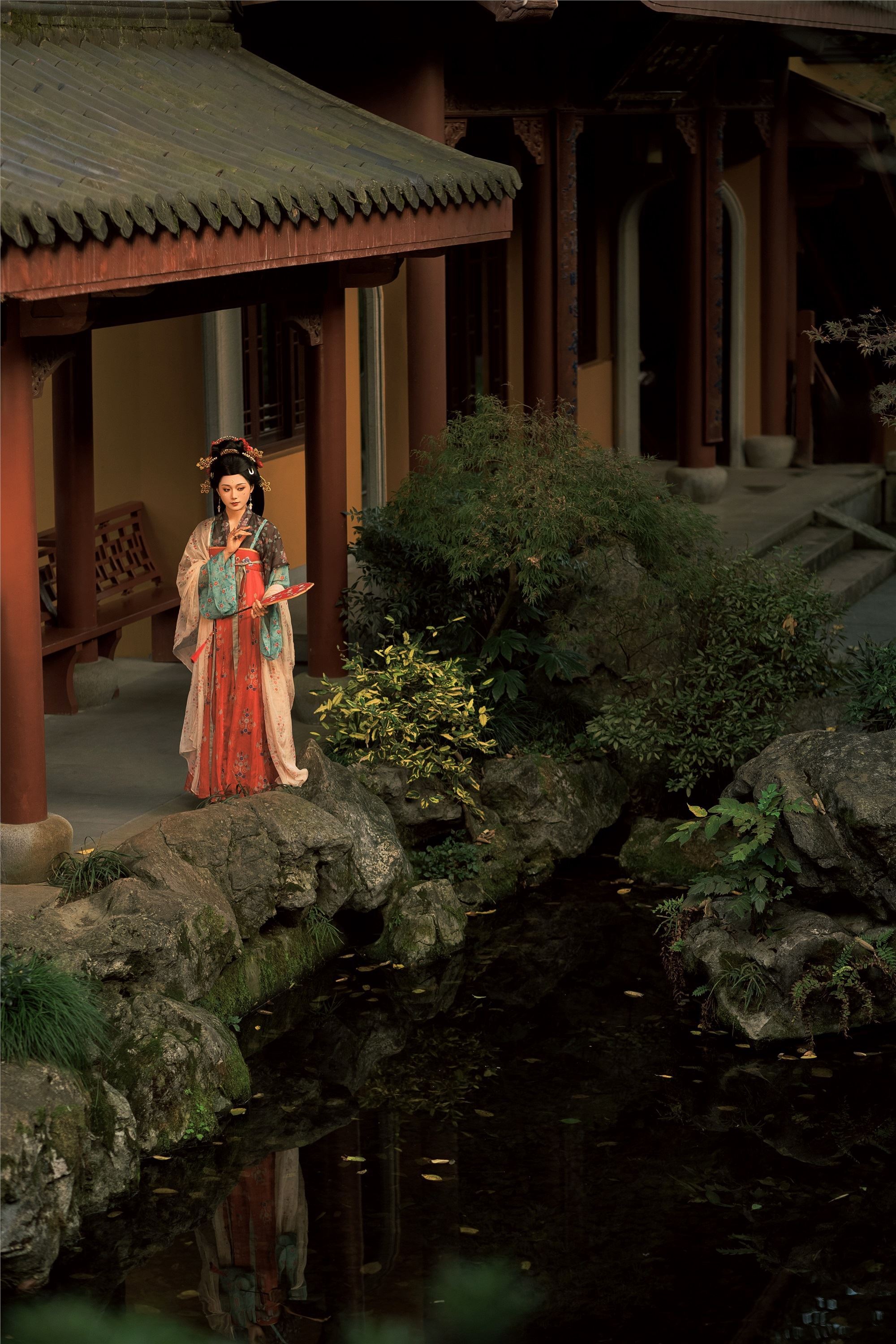 YITUYU艺图语 2025.01.12 山寺踏秋 郑钰熙